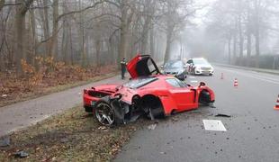 Ga bodo popravili? Na Nizozemskem razbit redek ferrari. #foto