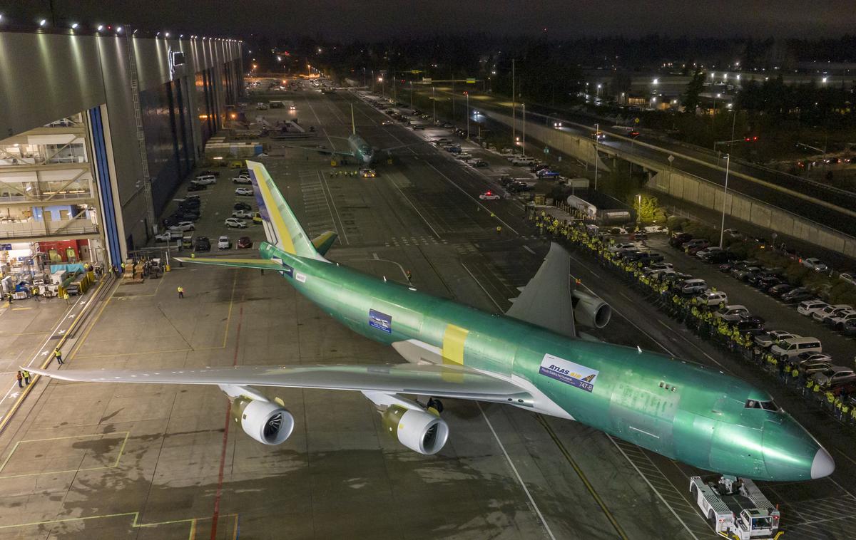 Joe Sutter Boeing | Boeing je iz tovarne v Everettu poslal še zadnji boeing 747. Bil je prvo širokotrupno potniško letalo.  | Foto Boeing