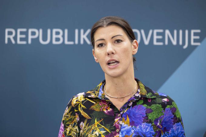 Pravosodna ministrica je že pred enim tednom povedala, da je vse pripravljeno, da vlada sprejme zakon. | Foto: STA/Katja Kodba