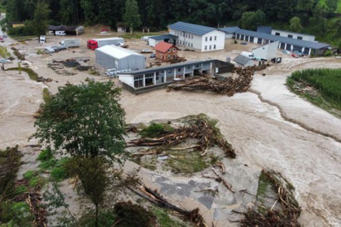 GRS Kamnik, poplave | Šefic je izpostavil, da iščejo ustrezno rešitev, ki bi ljudem olajšala sanacijo njihovih stanovanjskih objektov, pri tem pa bo finančna podpora izjemno pomembna. | Foto arhiv GRS Kamnik