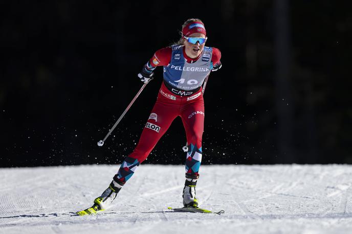 Silje Theodorsen | Prva ekipa Norveške (Heidi Weng, Anne Kjersti Kalvaa, Ingvild Flugstad Oestberg in Silje Theodorsen, ki je na fotografiji) je pritekla do zmage na štafetni tekmi za svetovni pokal smučarskih tekačic v Dobbiacu. | Foto Guliverimage