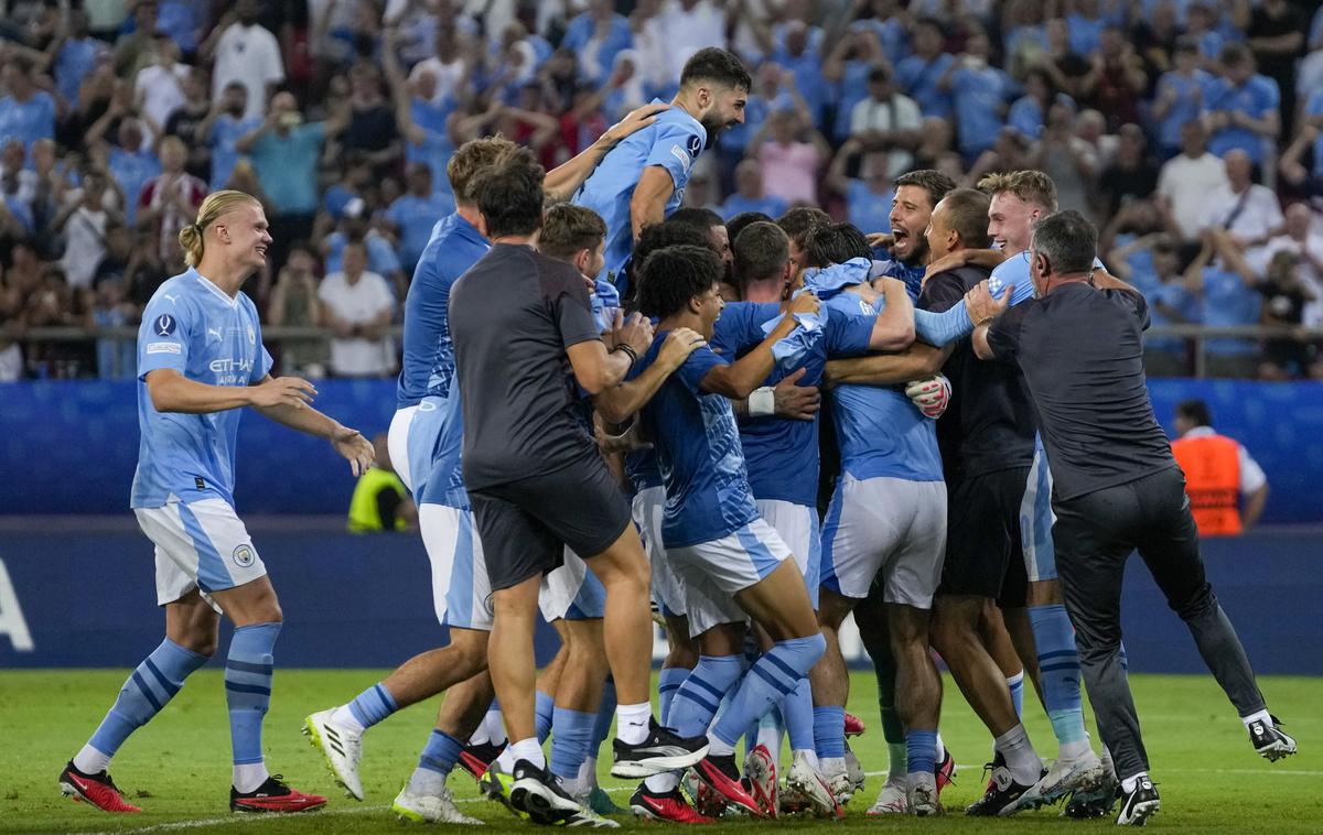 Manchester City - Sevilla, evropski superpokal | Nogometaši Manchester Cityja so po enajstmetrovkah premagali trdoživo Sevillo in osvojil evropski superpokal. | Foto Guliverimage