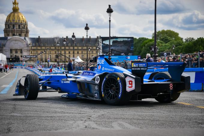 V formuli E sodeluje deset ekip z 20 vozniki. Dirke potekajo v destih različnih mestih na petih različnih celinah.  | Foto: Formula E