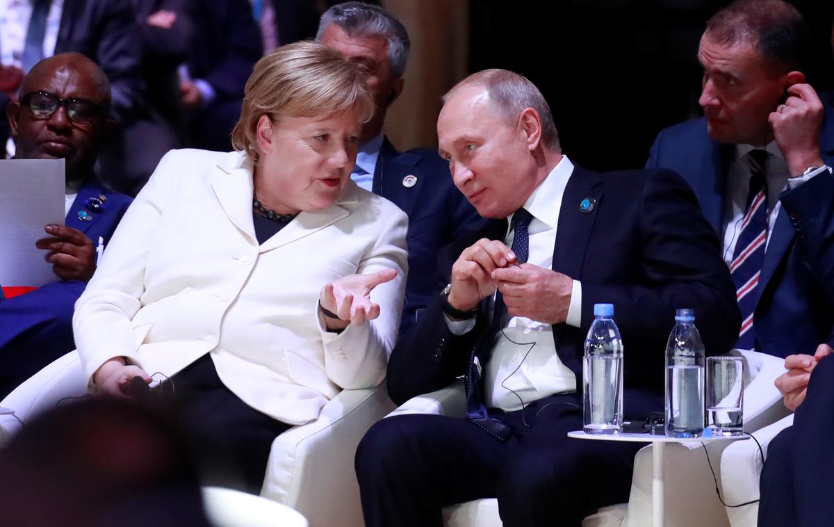 Merkel Putin | ZDA in Ukrajina pričakujejo, da bo nemška kanclerka okrepila svojo mediacijsko vlogo v rusko-ukrajinskem sporu. | Foto Reuters