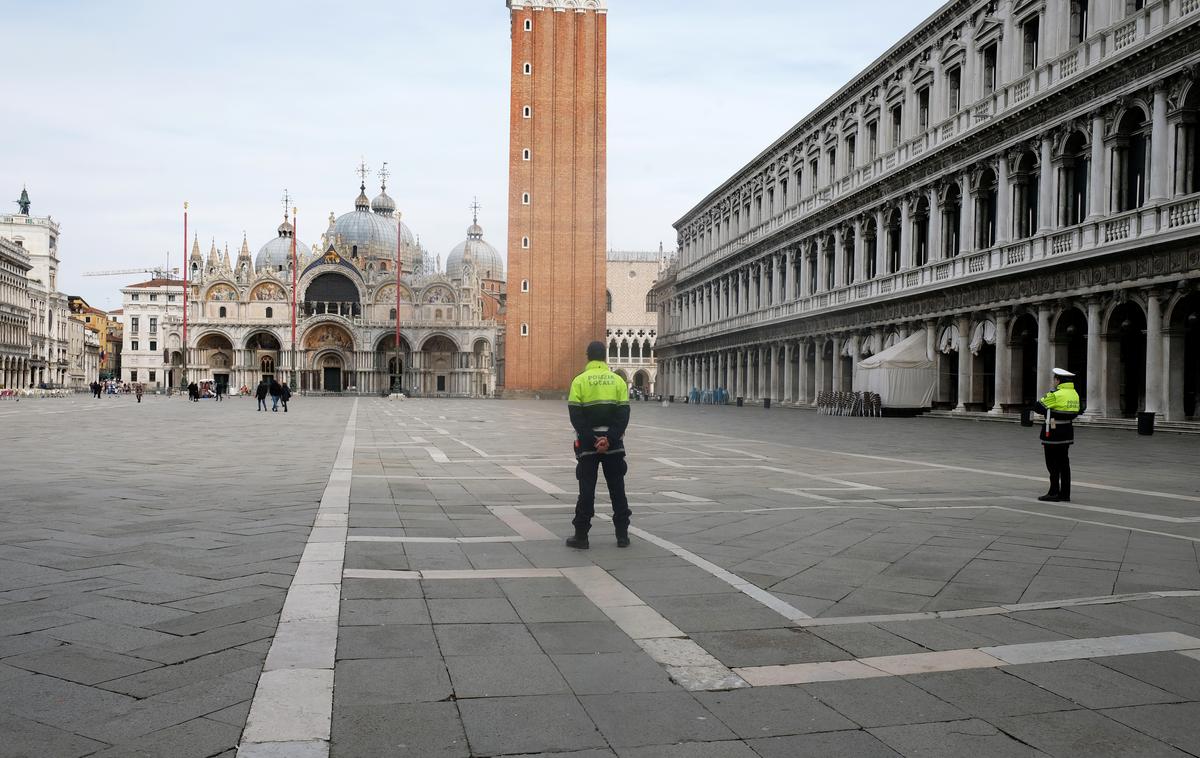 Opustošena italijanska mesta | Prav s severa Italije (na fotografiji Benetke), kjer je eno od največjih evropskih žarišč epidemije covid-19, prihajajo najglasnejše zahteve za ponovni zagon gospodarstva in običajnega življenja. | Foto Reuters