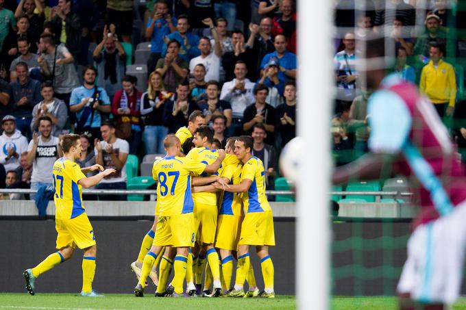 Mladi trener je Domžale popeljal do verjetno najbolj odmevne zmage v klubski zgodovini. | Foto: 