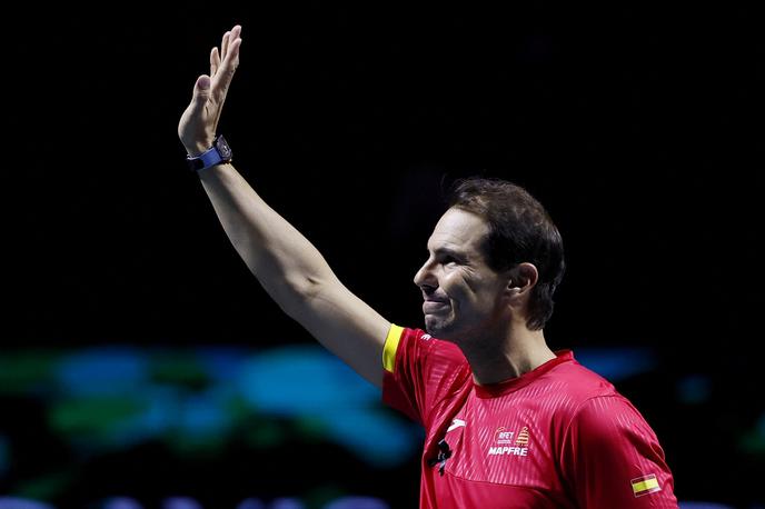 Rafael Nadal | Nekaj minut čez polnoč se je Rafael Nadal poslovil od kariere in navijačev. | Foto Reuters