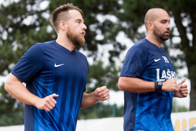 Novi vratar Aljaž Panjtar, ki je prišel iz Škofje Loke, in najbolj zveneča okrepitev, nekdanji francoski reprezentant Igor Anić, ki je prispel iz francoskega Sarana. | Foto: Urban Urbanc/Sportida