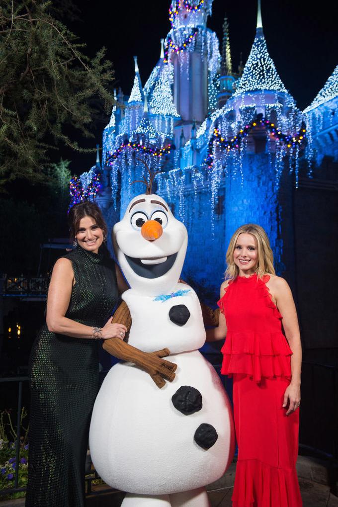 Idina Menzel in Kristen Bell sta glasove za Elzo in Ano v studiu snemali skupaj. | Foto: Getty Images