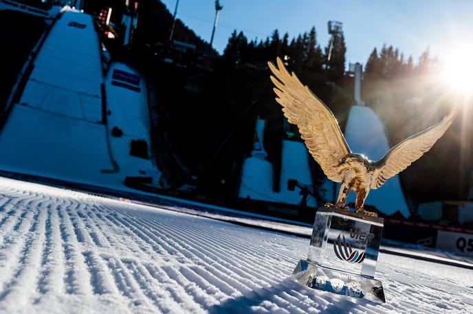 Zlati orel novoletna turneja | Ni vroče le v boju za zlatega orla, temveč tudi ob skakalnicah. | Foto Sportida