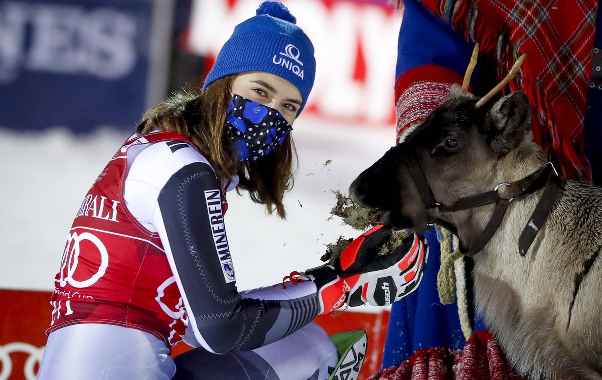 Petra Vlhova | Petra Vlhova je bila tudi v drugo najboljša v Leviju in postala simbolična lastnica štirinožca. | Foto Guliver/Getty Images