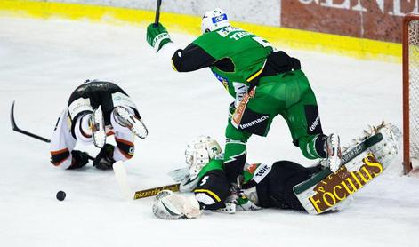 Olimpija si je s porazom priprla vrata končnice