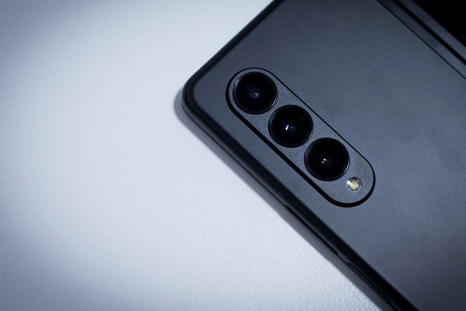 Ob vsem dobrem, kar pregibnik Samsung Galaxy Z Fold3 ponuja, so njegove kamere nekako zaostale na ravni (Samsungovih) premijskih telefonov izpred enega ali dveh let.  | Foto: Ana Kovač