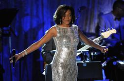 Angela Bassett bo režirala film o Whitney Houston