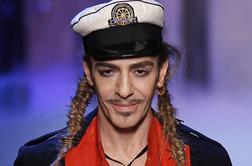 John Galliano se januarja vrača na modne brvi