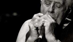 Umrla legenda blues glasbe John Mayall