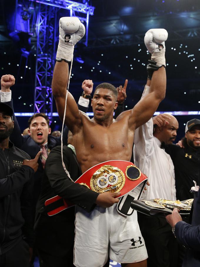 Anthony Joshua je konec aprila na Wembleyju premagal Vladimirja Klička in prišel še do naslova po različicah IBO in WBA. | Foto: Reuters