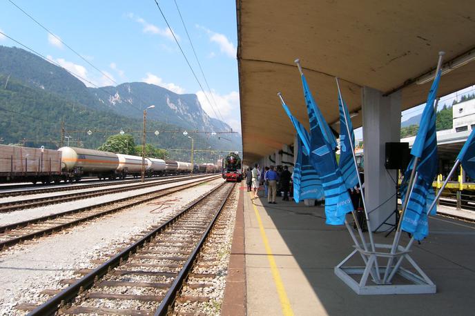 Železniška postaja Jesenice | Tuji revizorji so ugotovili, da je projektantska ocena stroškov projekta nadgradnje postaje prenizka ter ne odraža trenutnih tržnih cen v Avstriji in Nemčiji. | Foto STA