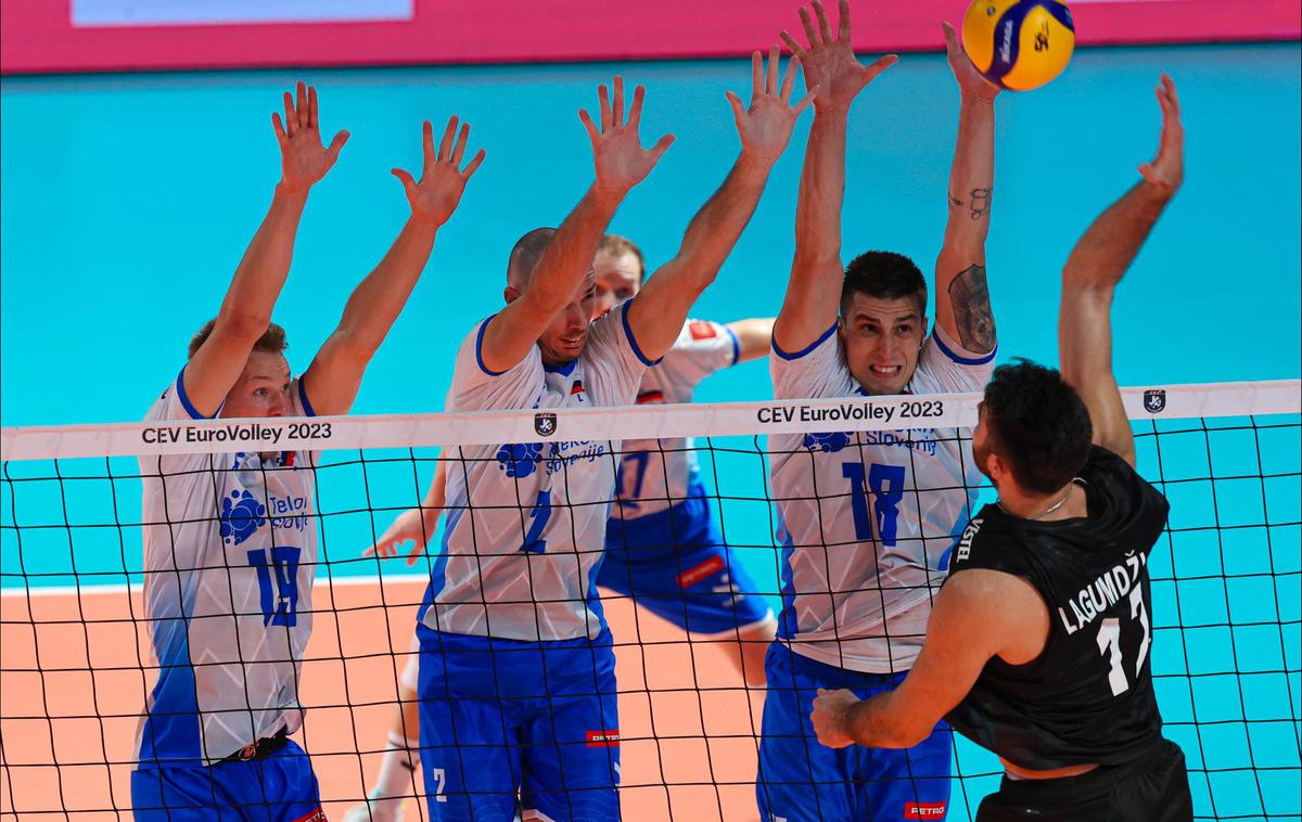 slovenska odbojkarska reprezentanca, Alen Pajenk | Slovenski odbojkarji so v Varni zaostajali z 0:2, nato pa po velikem preobratu s 3:2 premagali Turke. | Foto CEV