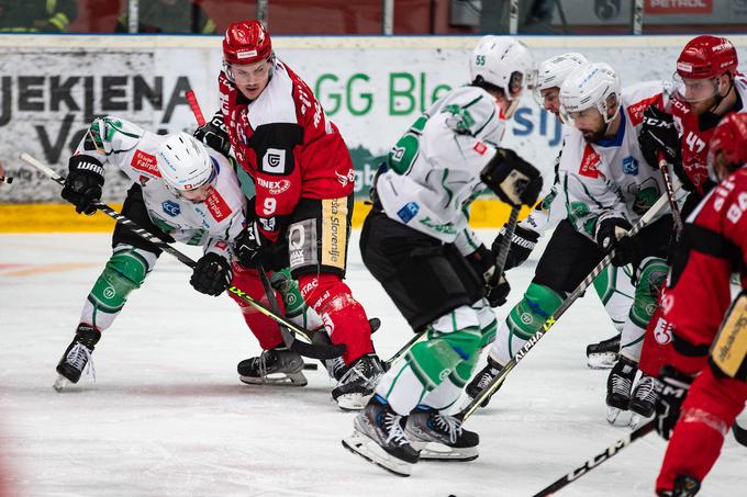 Olimpija je v začetku druge tretjine povedla s 4:0. | Foto: Peter Podobnik/Sportida