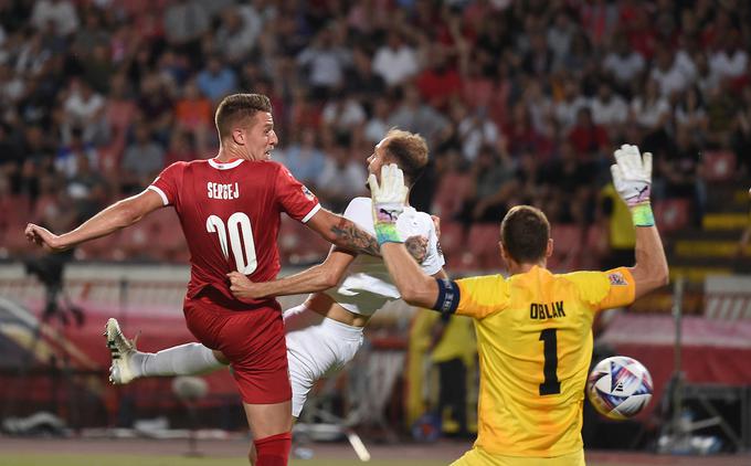 Ko sta se Srbija in Slovenija pomerili prejšnji teden v Beogradu, se je mreža Jana Oblaka zatresla kar štirikrat. Tolikokrat se ni v karieri 29-letnega Škofjeločana na tekmi, na kateri je nosil državni dres, še nikoli. | Foto: Sportida