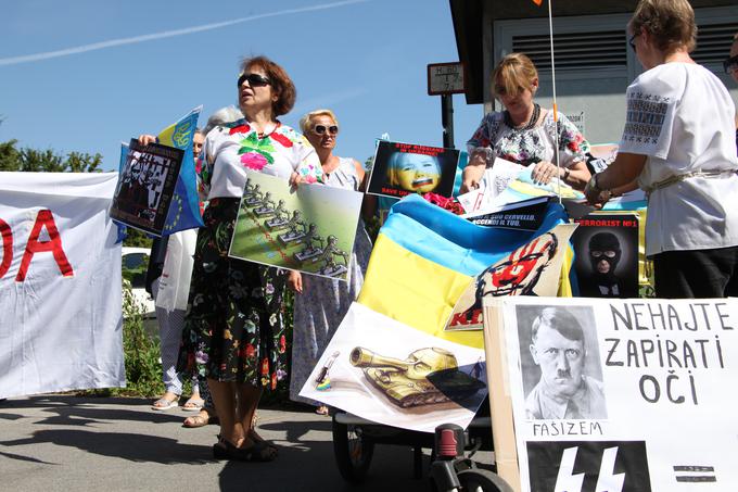 Protest Ukrajincev pred ruskim veleposlaništvom  v Ljubljani | Foto: STA ,