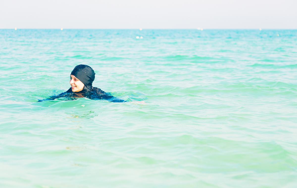 burkini, plaža | Na plaži v bližnjem Trstu so skupini muslimanskih žensk v nedeljo preprečili kopanje v oblačilih. | Foto Shutterstock