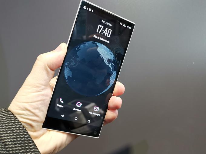 Pametnega telefona XPhone v trgovinah le ne bomo našli, a njegovi snovalci upajo in si želijo, da bi z operacijskim sistemom Function X prepričali druge proizvajalce pametnih telefonov, s katerimi bi sklenili partnerstvo,
 | Foto: Srdjan Cvjetović