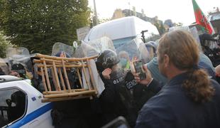 Na protivladnih protestih v Sofiji se je zbralo več tisoč ljudi