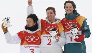 Legendarni Američan že tretjič na olimpijskem prestolu, hud padec mladega Japonca