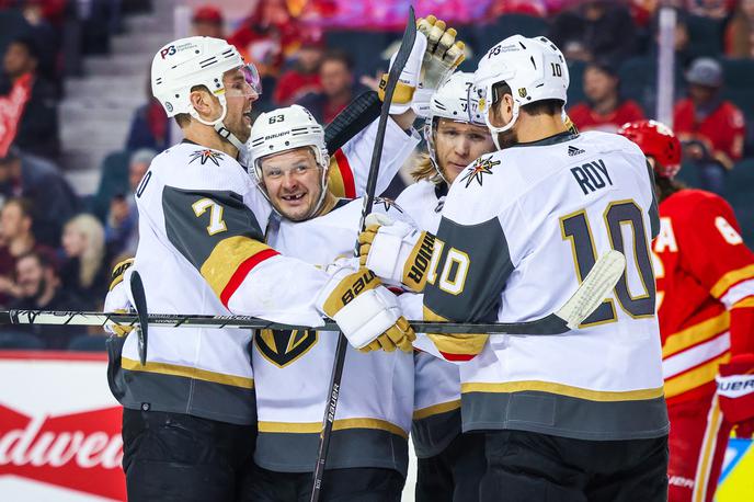 Vegas Golden Knights Calgary Flames | Vegas Golden Knights so se z zmago s 6:1 nad Calgaryjem Kraljem približali le na točko. | Foto Reuters