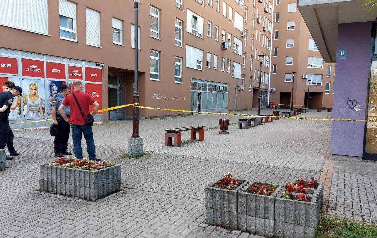 Tuzla, družinska tragedija | Policisti pod nadzorom državnega tožilca opravljajo preiskavo, s katero bodo ugotavljajo okoliščine te tragedije. | Foto Pixsell