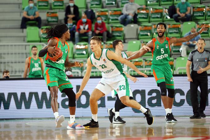 Po nedeljski tekmi z Olimpijo v karanteni ostaja tudi novomeška Krka. | Foto: ABA/Aleš Fevžer/Cedevita Olimpija