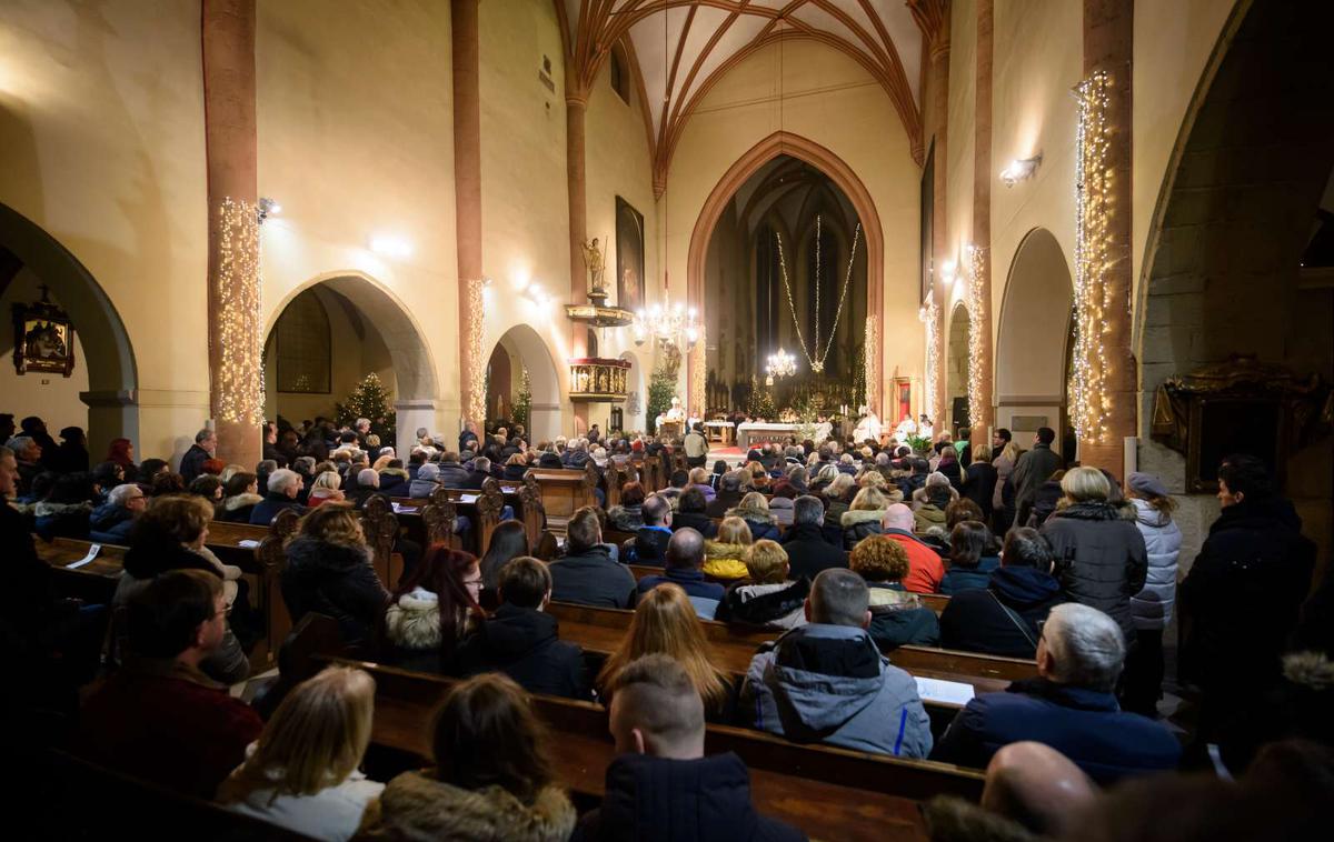 Polnočnica v Mariboru, 2018 | Osrednje evangeličansko bogoslužje ob božiču bo v ponedeljek ob 10. uri, v evangeličanski cerkvi v Mariboru ga bo vodila Violeta Vladimira Mesarič. | Foto STA