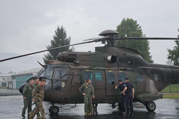 helikopter Slovenske vojske | Helikopter Slovenske vojske bi humanitarno pomoč v Gazo vozil iz Jordanije. | Foto STA