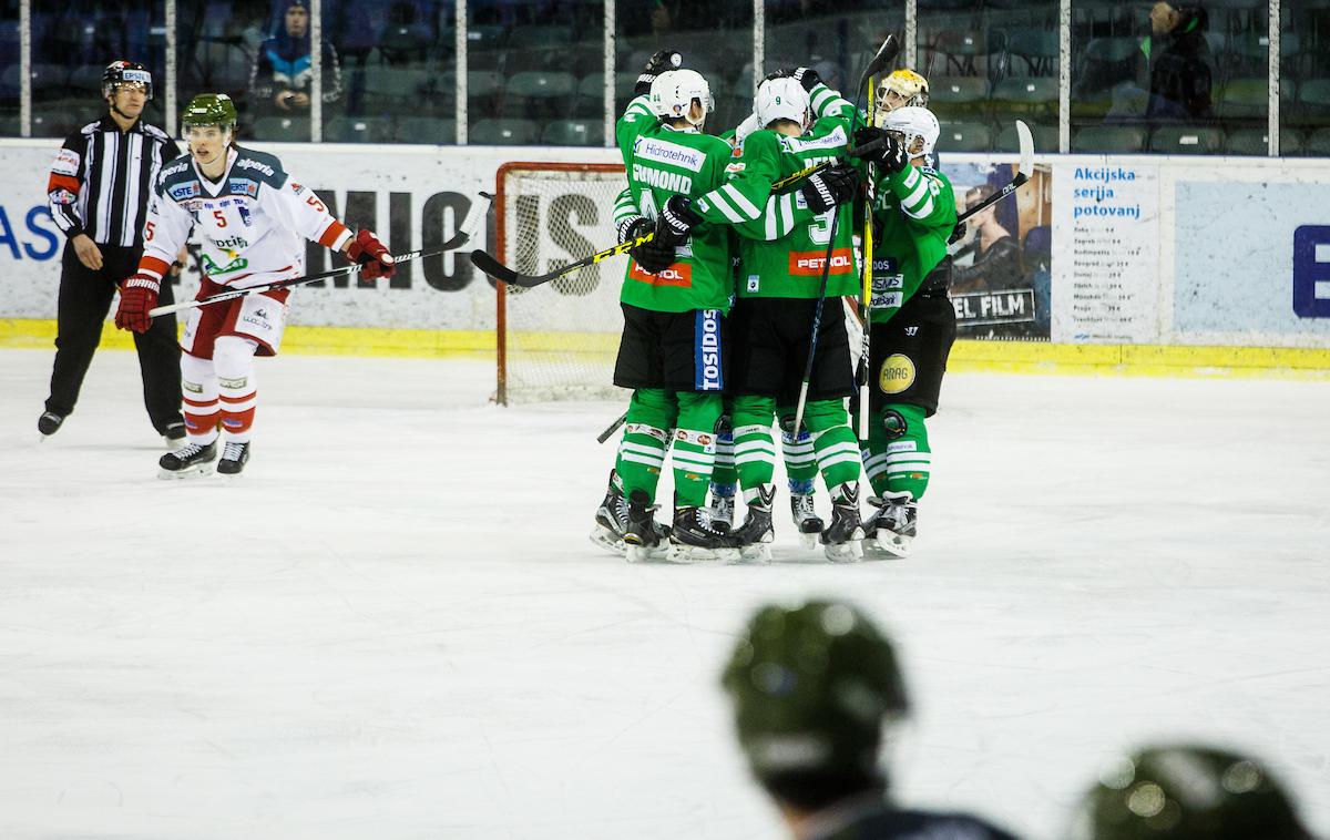 HDD Olimpija Bolzano liga EBEL | Okrožno sodišče v Ljubljani je danes začelo stečajni postopek nad dolžnikom, pravno osebo, Hokejskim drsalnim društvom Olimpija Ljubljana, so objavili na spletnih straneh. | Foto Grega Valančič/Sportida