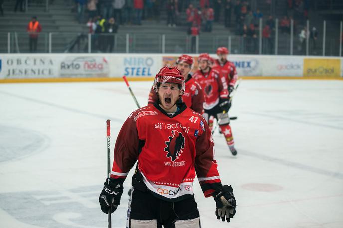 Gašper Glavič | Gašper Glavič bo tudi v prihodnji sezoni igral za Jesenice. | Foto Peter Podobnik/Sportida