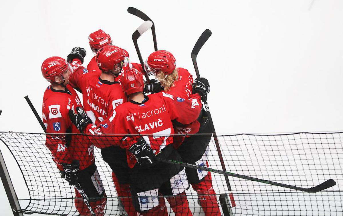 HDD Sij Acroni Jesenice - HK SŽ Olimpija | Jeseničani bi se morali danes pomeriti z Mariborom, a zaradi okužb v vrsti Štajercev, tekme ne bo.  | Foto Peter Podobnik/Sportida