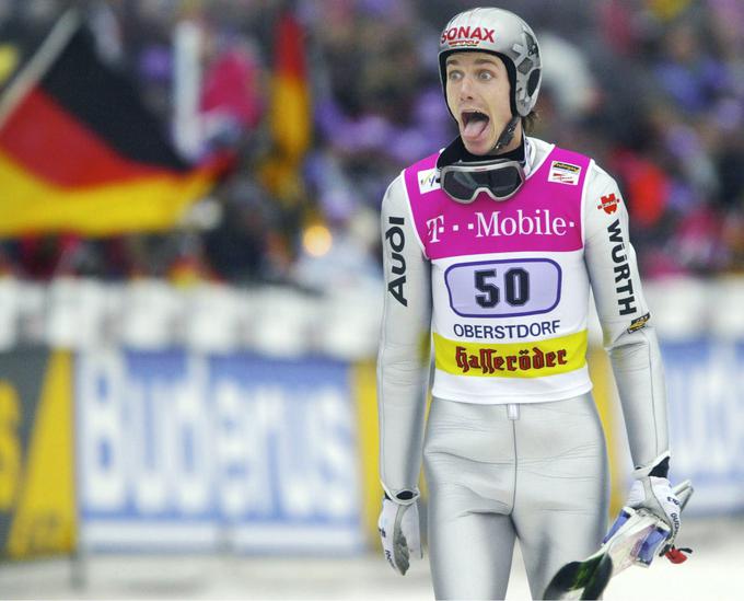 Sven Hannawald je do zdaj edini, ki je v eni sezoni zmagal na vseh štirih tekmah novoletne turneje. | Foto: Getty Images