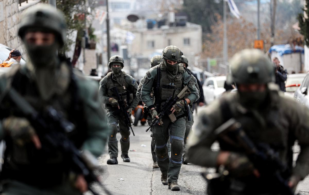 Jeruzalem, napad | V vasi ubitega so danes začeli dvodnevno splošno stavko. Tej pobudi naj bi se v nedeljo pridružili tudi drugi arabski kraji v Izraelu. | Foto Reuters