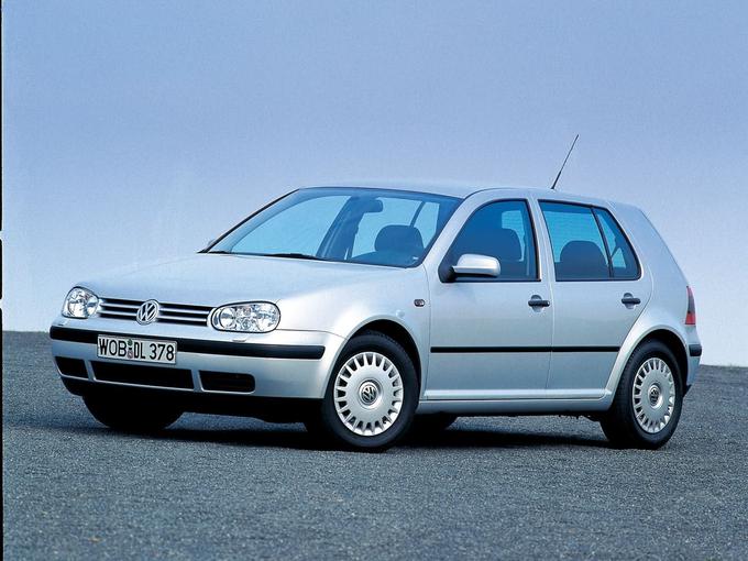 Volkswagen golfu v četrti generaciji je uspelo prepričati žirijo in prvič osvojiti lovoriko slovenski avto leta 1998. | Foto: 