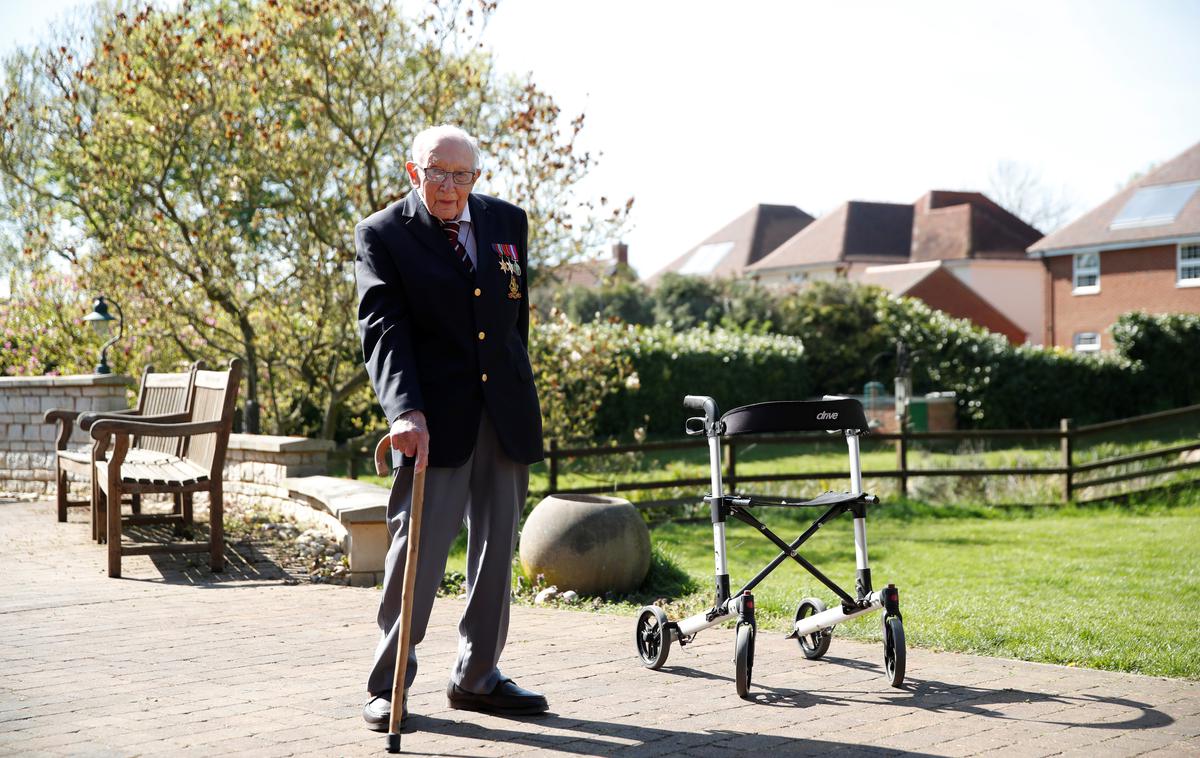 Tom Moore | Vojni veteran Tom Moore je v dobrodelni namen zbral že skoraj 30 milijonov evrov. Številka še kar raste. | Foto Reuters