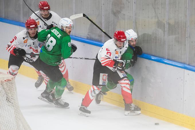 Kluba Olimpija in Jesenice bosta v soboto začela redni del Alpske lige. Predvideno je, da bodo Ljubljančani gostili Gardeno, železarji pa bodo gostovali pri Lustenauu. | Foto: Grega Valančič/Sportida