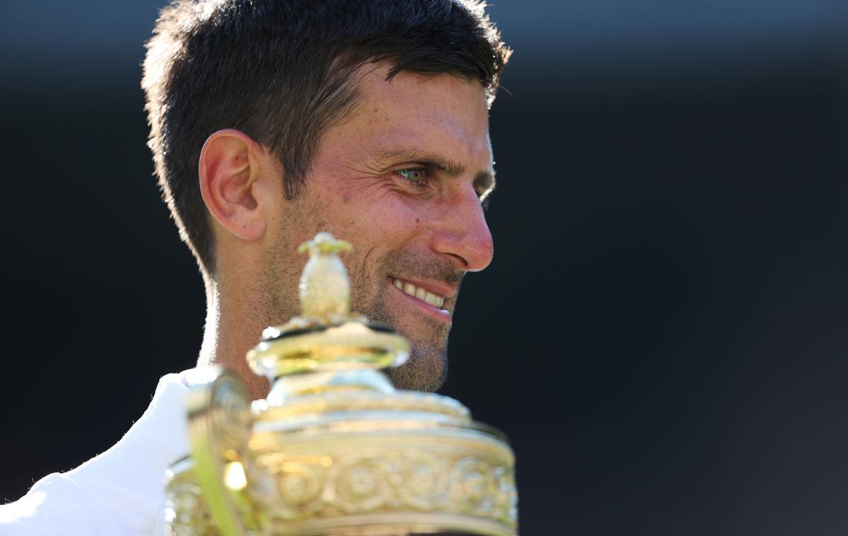 Novak Đoković | V nedeljo je še sedmič v svoji karieri dvignil pokal za zmago v Wimbledonu. | Foto Guliverimage