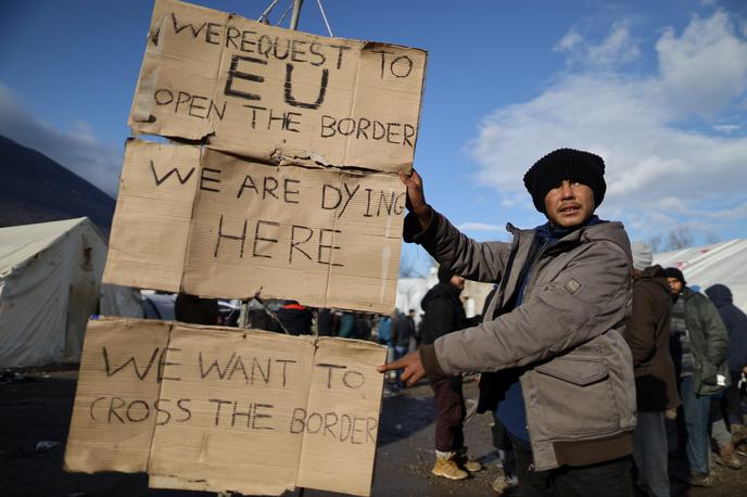 Migranti v BiH | Na policiji zmanjšanje števila nezakonitih prehodov državne meje pripisujejo ukrepom za zajezitev pandemije novega koronavirusa. | Foto Reuters