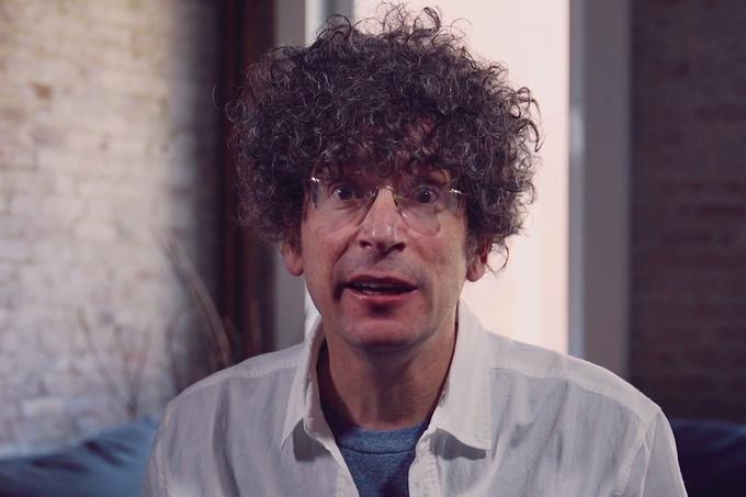 Danes 49-letni James Altucher je ob svojih poslovnih vzponih in padcih znan tudi po divji pričeski.  | Foto: Vimeo / James Altucher