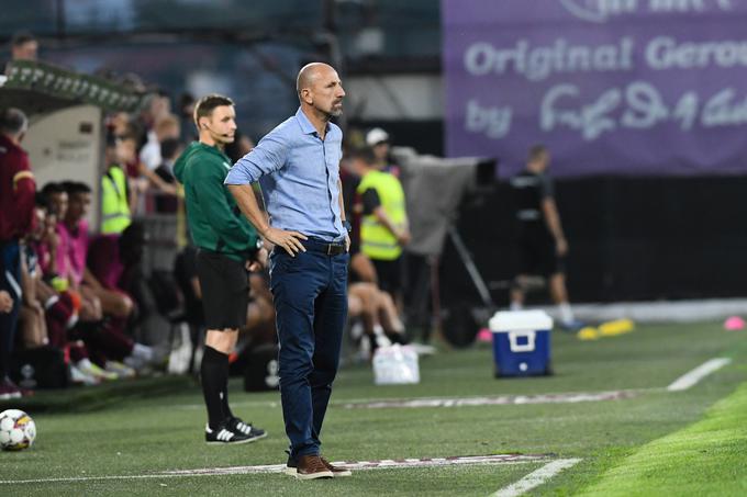 Damir Krznar je moral na povratni tekmi v Romuniji priznati premoč Cluju, najbolj pa ga je zabolel način, kako so Mariborčani izgubili dvoboj. | Foto: Guliverimage/Vladimir Fedorenko