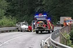 Policisti iščejo očividce nesreče, ki je zaprla cesto do Bohinja #foto