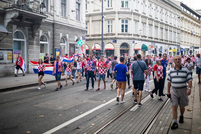 Očitno si nihče ni želel domov.  | Foto: Urban Urbanc/Sportida