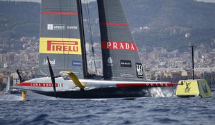 Luna Rossa in Ineos Britannia v finalu pokala izzivalcev #video